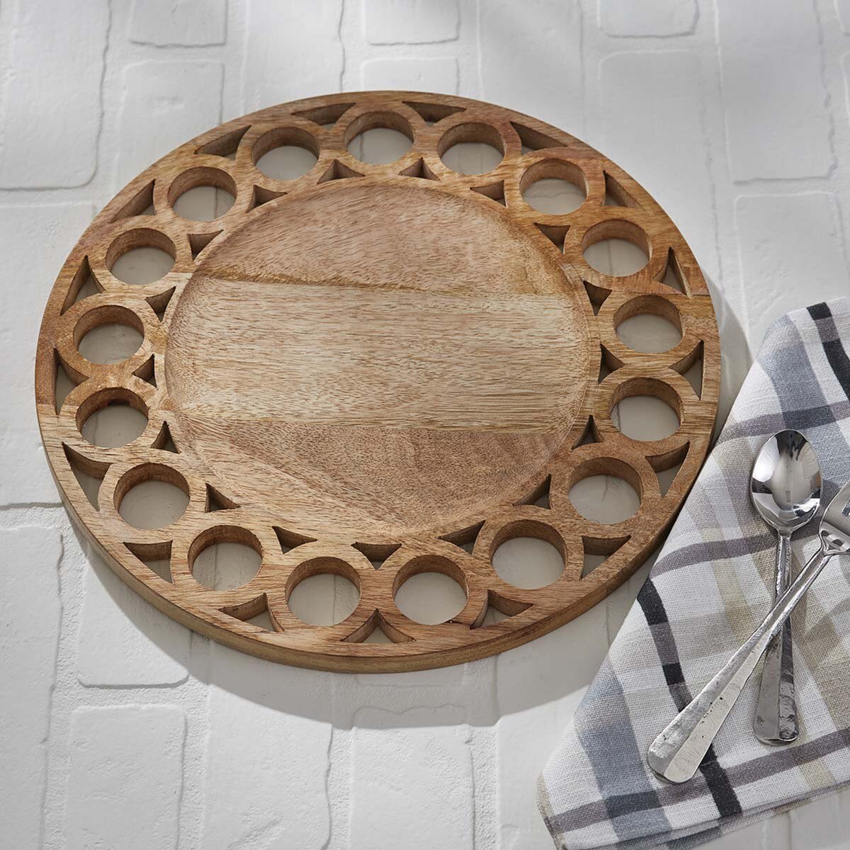 Wooden Circles Charger Plate - Ozark Cabin Décor, LLC