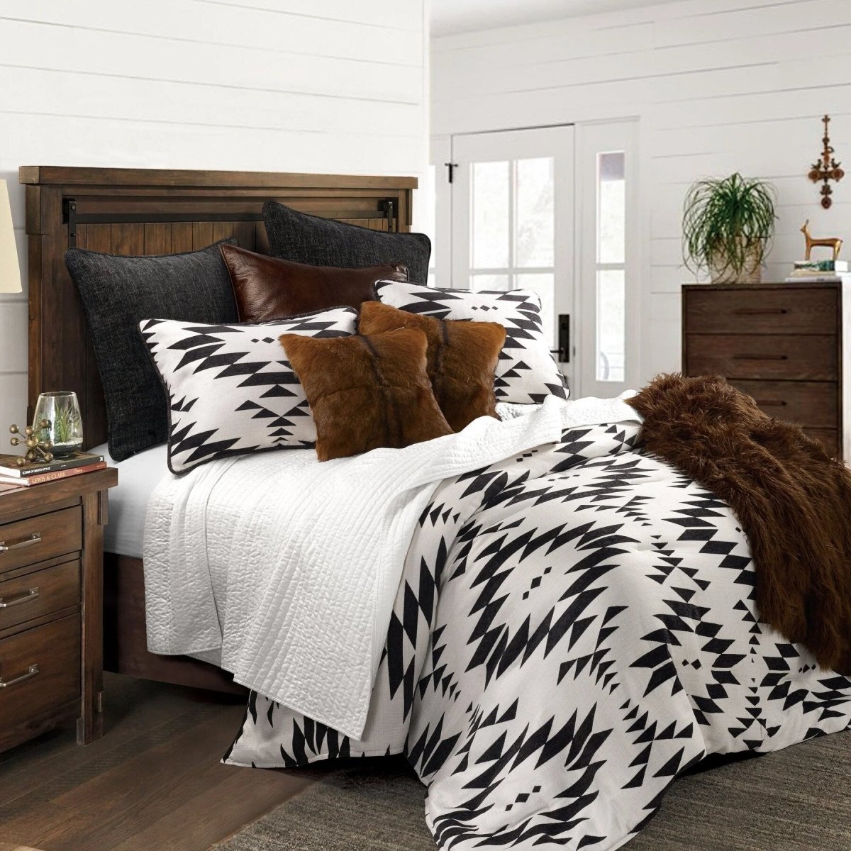 Amelia Aztec 3 Pc Comforter Set - Super Queen - Ozark Cabin Décor, LLC