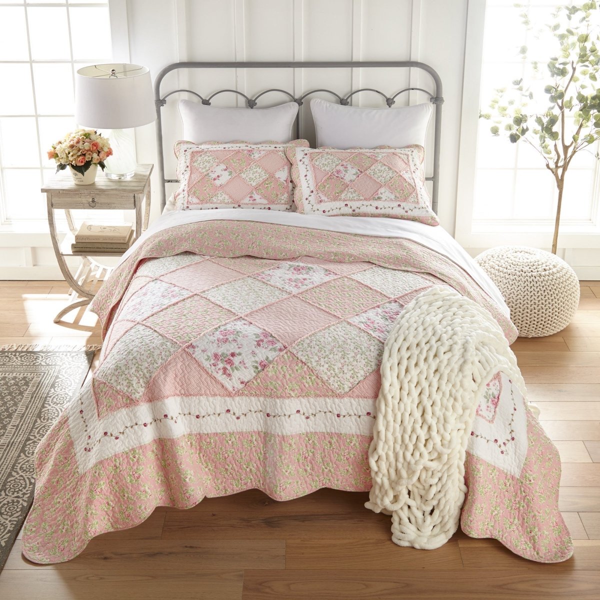 Strawberry Garden 3-Piece Quilt Set - King - Ozark Cabin Décor, LLC