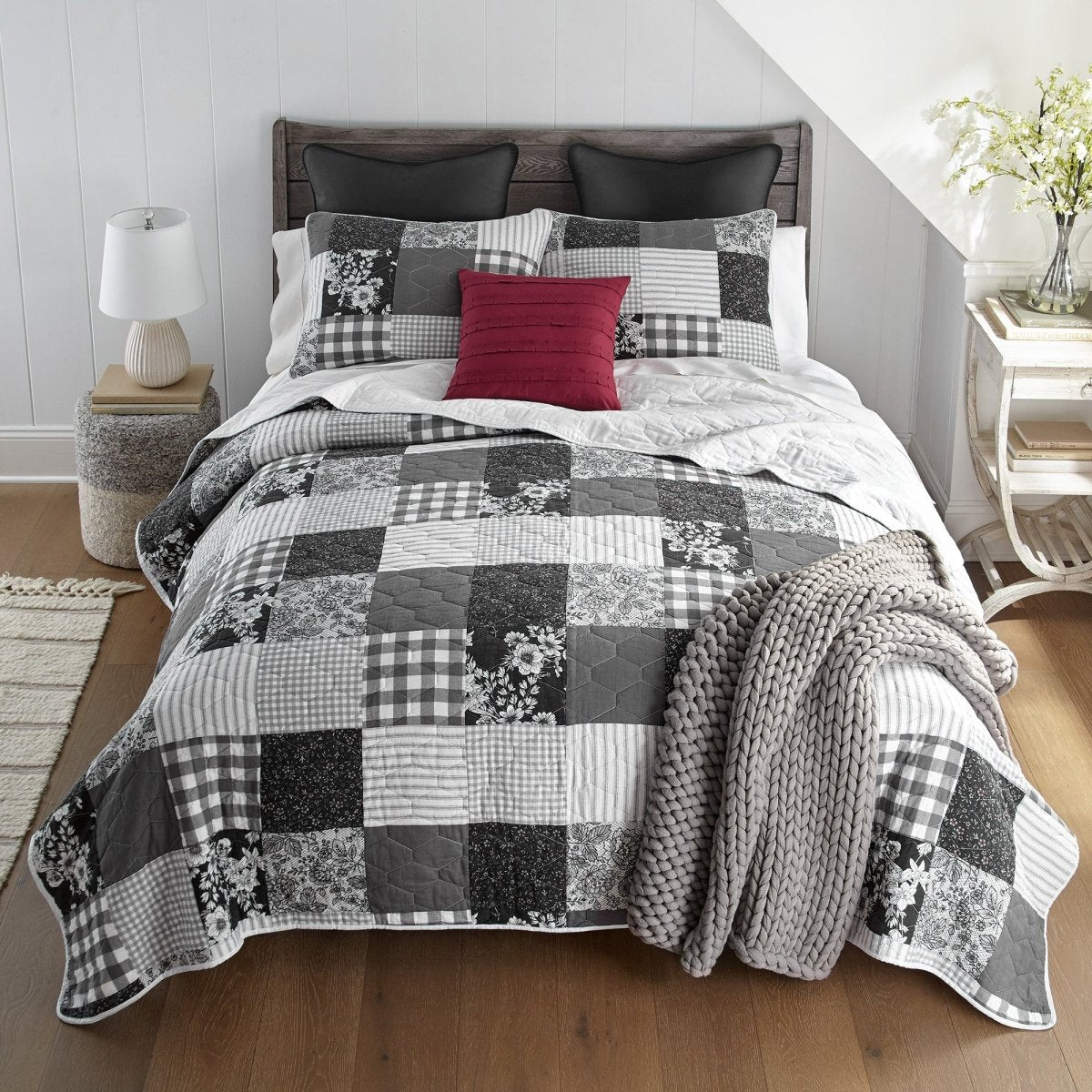 Indiana Farmhouse Quilt Set - Queen - Ozark Cabin Décor, LLC